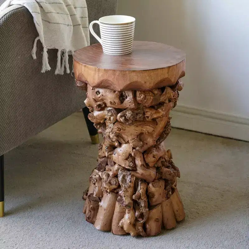 Table d'appoint en mûrier et bois de paulownia de style fermier avec piètement en racine d'arbre organique