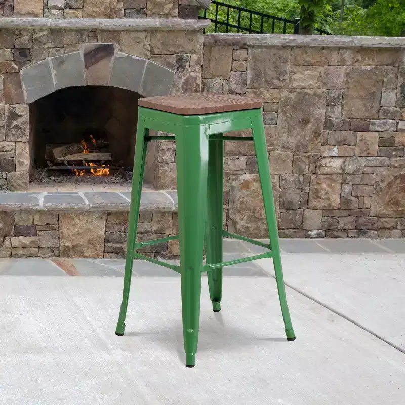 Tabouret de bar en métal sans dossier avec assise en bois