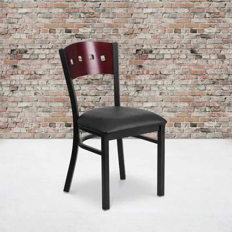 Chaise de salle à manger de restaurant en métal noir décoratif avec dossier à 4 carrés